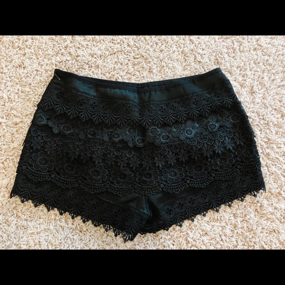 Very sexy floral lace style short (SMALL)
